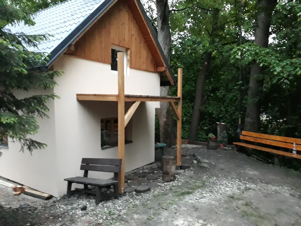 Během prací