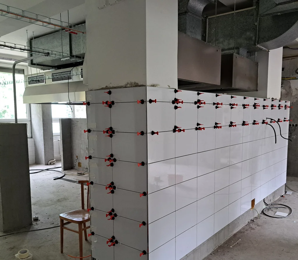 Školní jídelna - průběh prací